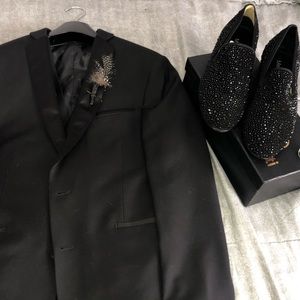 Prom tux BUNDLE DEAL with accessories!!